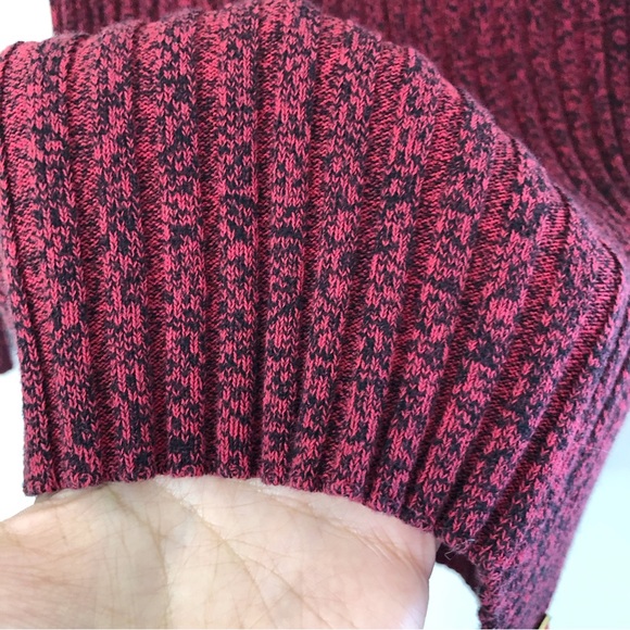 G by Guess Marbled Maroon Off Shoulder Ribbed Sweater size Medium - Picture 5 of 9